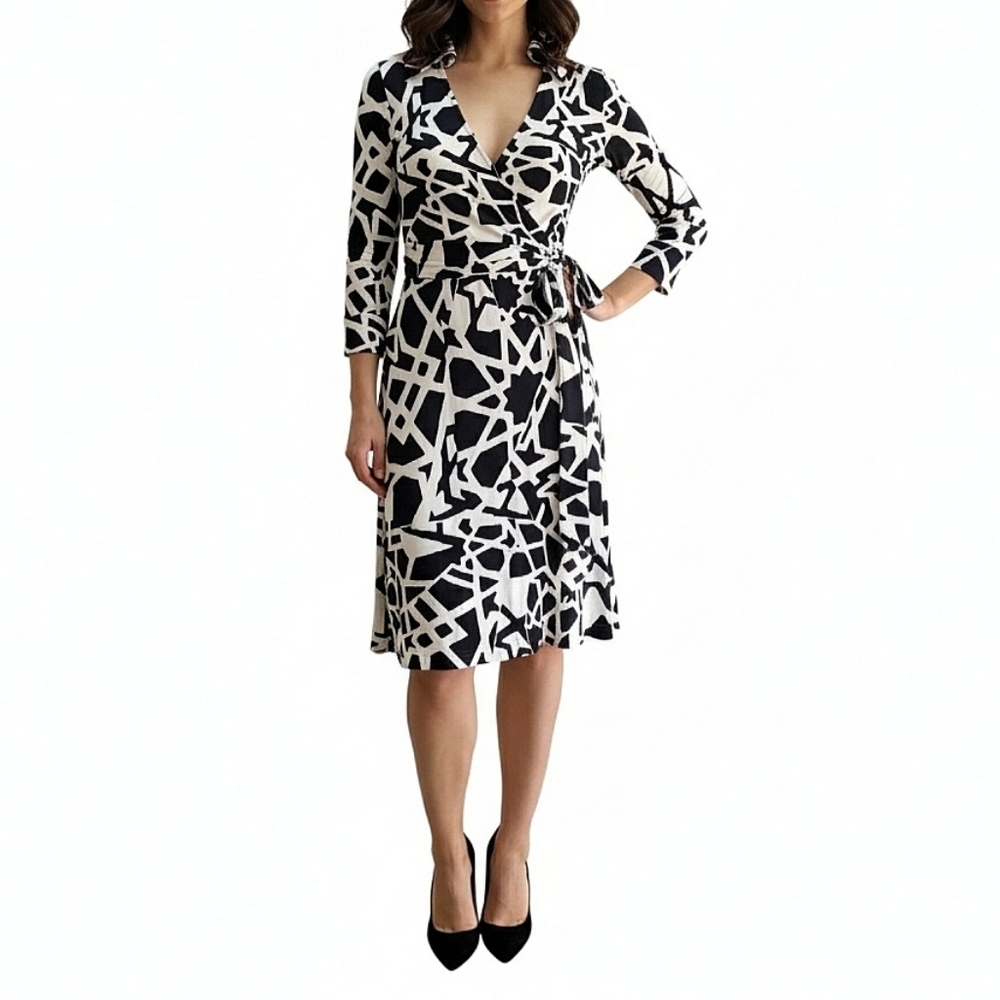Diane von Furstenberg Justin Wrap Dress Size 4 Black White Geometric Print